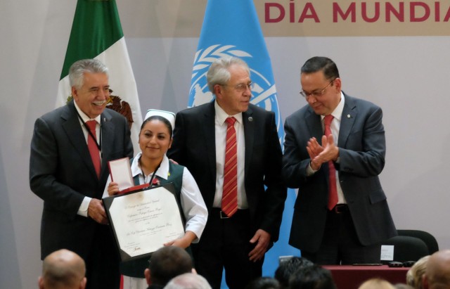 Premio Enfermera “Isabel Cendala y Gómez”, de Salud Pública y Enfermería Comunitaria, fue para la Elva Sugey Torres Soria