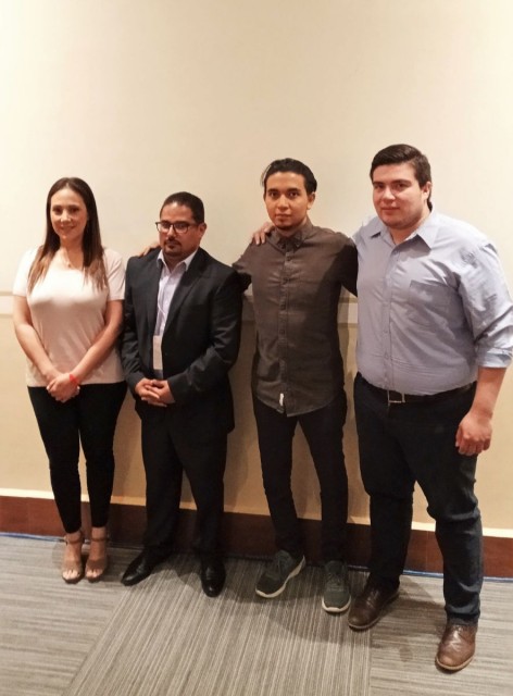 De izquierda a derecha: Dra. Laura Villarreal, hematóloga pediatra, Coordinadora de la clínica de hemofilia del Hospital Universitario de la Universidad Autónoma de Nuevo León (UANL); Alfonso Quintero, presidente de la Federación de Hemofilia de la República Mexicana; Héctor Hugo Hernández, paciente; y Dr. Sergio Tena, gerente médico en Roche México.