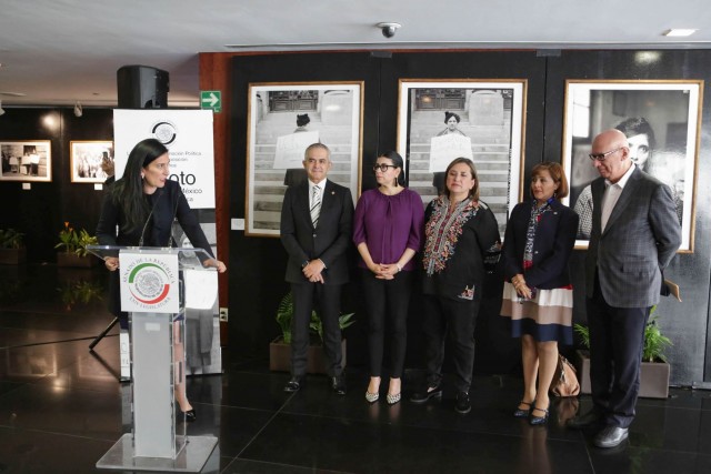 A la apertura fotográfica asistieron, la magistrada del Tribunal Superior de Justicia de la CDMX, Rosa Laura Sánchez Flores, la senadora Xóchitl Gálvez y el senador Miguel Ángel Mancera, entre otros.
