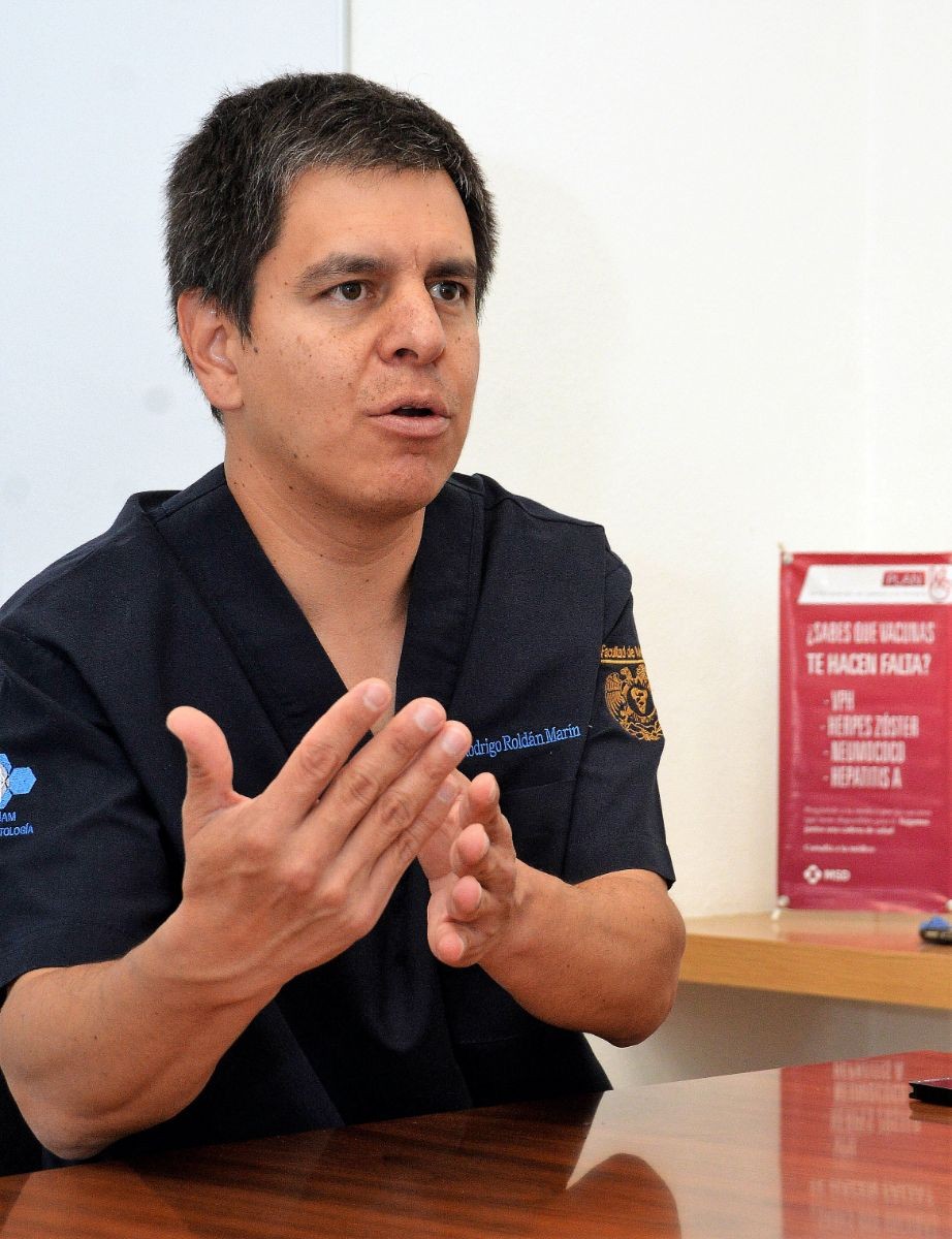 Rodrigo Roldán Marín, responsable de la Clínica de Oncodermatología, de la Facultad de Medicina de la UNAM.