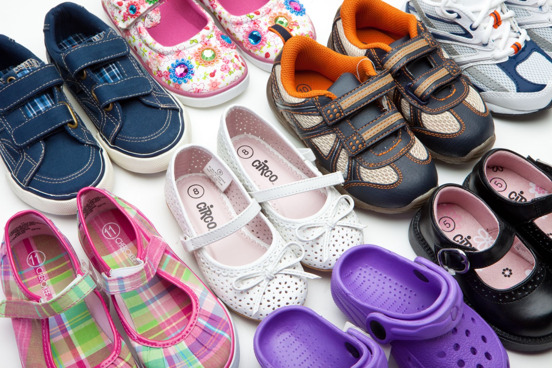 zapatos de niñas y niños