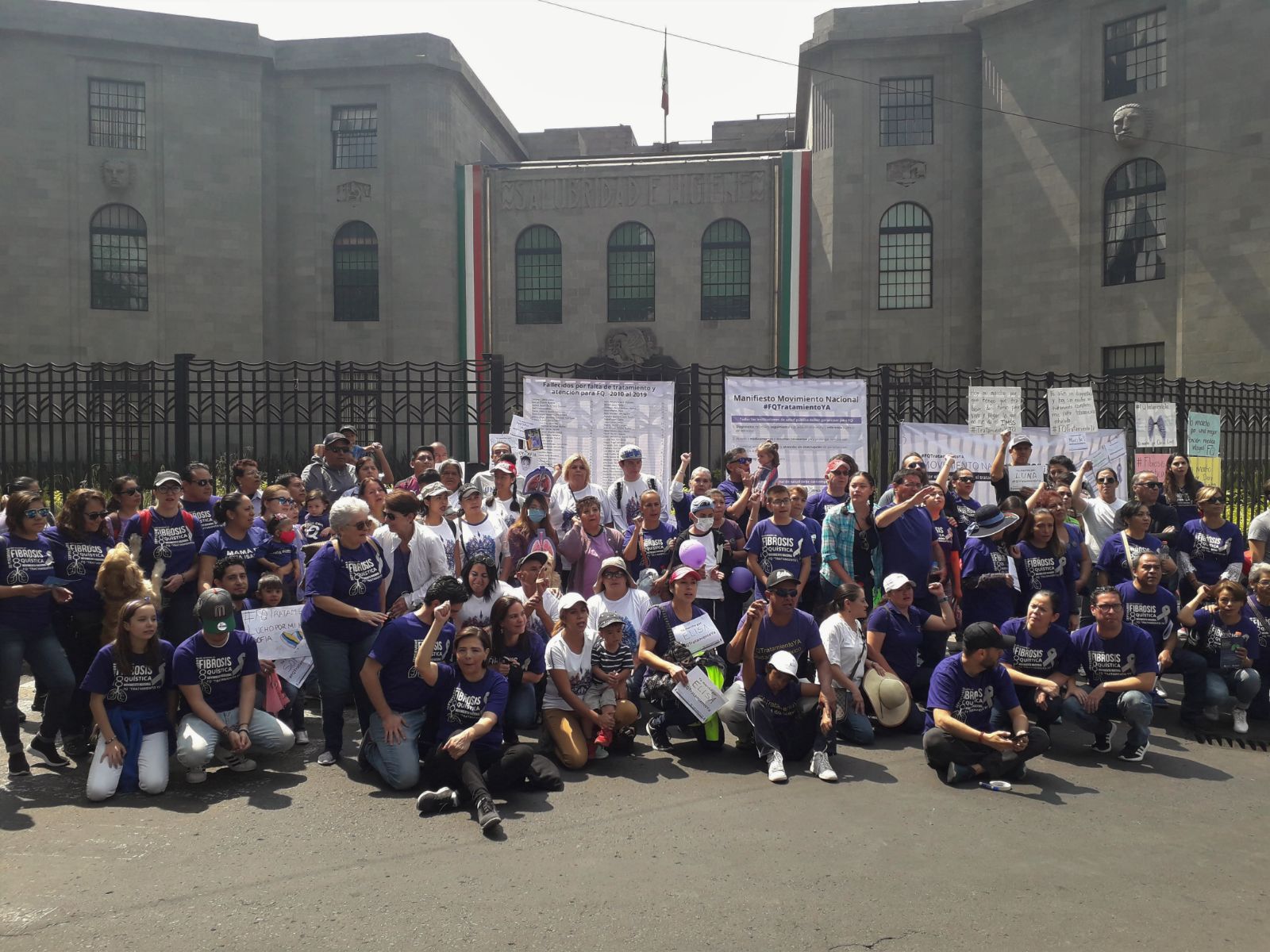 Contingente de la AMFQ, en Ciudad de México