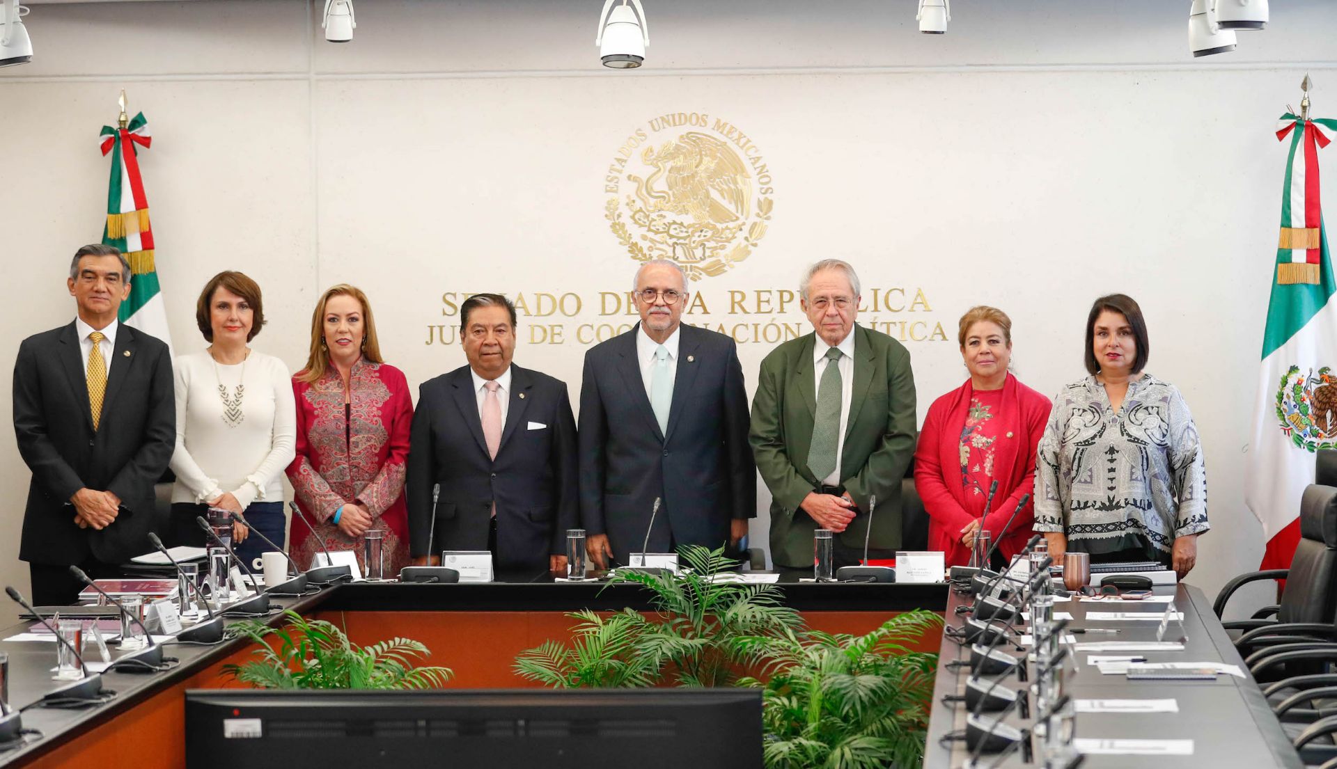 Secretario de Salud compareció ante los integrantes de las comisiones de Salud y Seguridad Social del Senado de la República