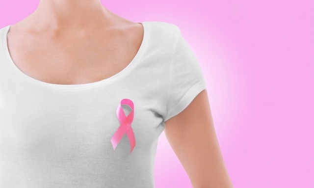 El tratamiento para una paciente diagnosticada con cáncer de mama debe de ser integral, incluyendo la reconstrucción mamaria cuando la paciente sea candidata al procedimiento.