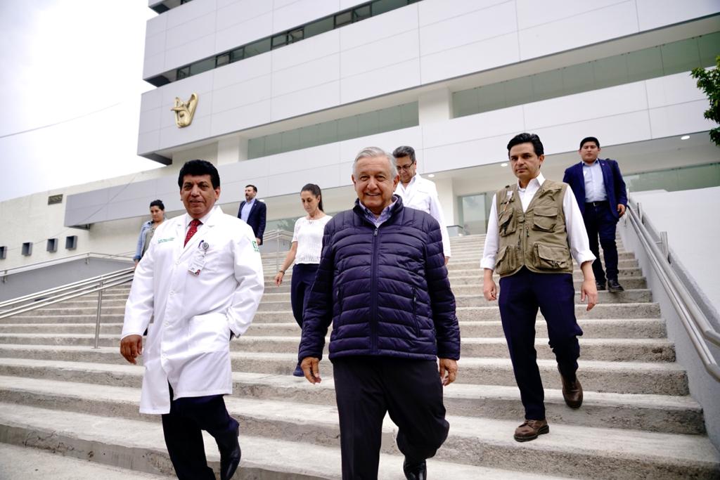 Andrés Manuel López Obrador: la jefa de Gobierno, Claudia Sheinbaum Pardo; el director de Prestaciones Médicas del IMSS, Víctor Hugo Borja y el alcalde de Coyoacán, Manuel Negrete Arias.