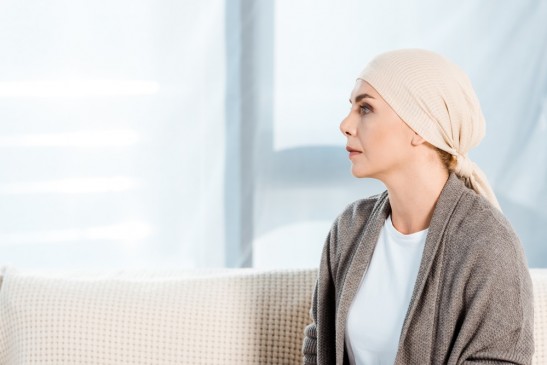 mujer con cáncer