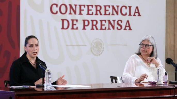 Norma Gabriela López Castañeda, directora de Incorporación y Recaudación del IMSS y Dra. Graciela Márquez Colín, Secretaria de Economía