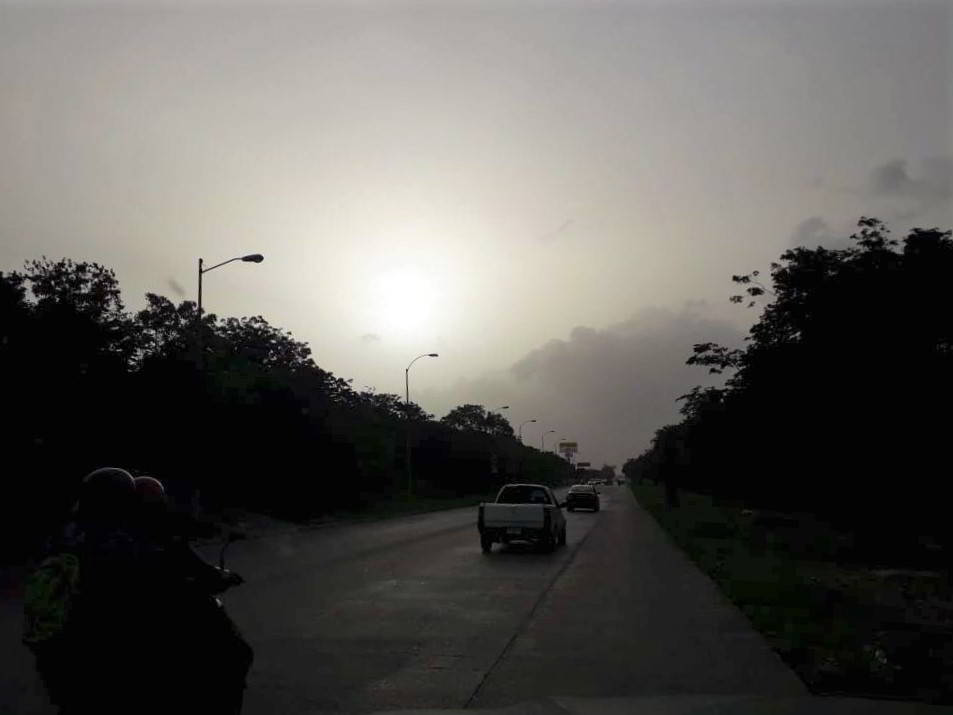 Carretera con ejemplo de polvo