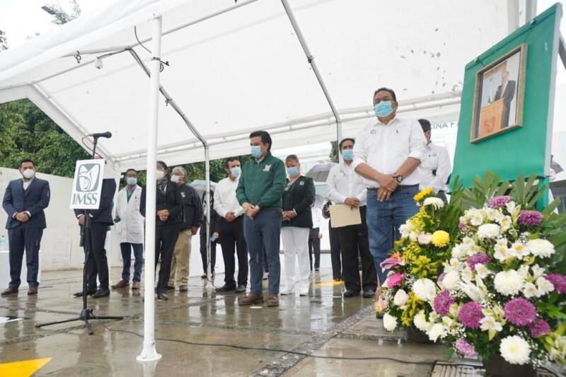 Encabeza director general del IMSS homenaje póstumo al doctor Francisco Monsebaiz Salinas, en Morelos