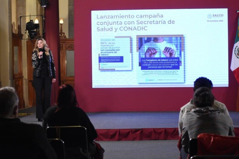 Directora de Fundación Salvati y Frente Unido por el Cáncer de Pulmón, Adela Ayensa Alonso, anunció el lanzamiento de la campaña conjunta con la Conadic para promover la Línea de la Vida 800 911 2000