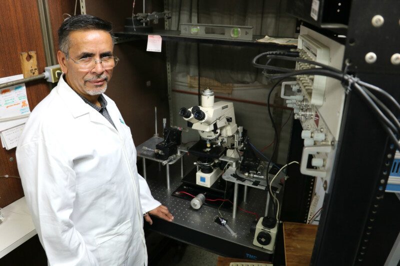 Benjamín Florán Garduño, investigador del Departamento de Fisiología, Biofísica y Neurociencias del Cinvestav