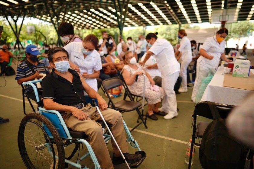Jornada de vacunación en el Macro Centro “Caña Hueca”, en Tuxtla Gutiérrez