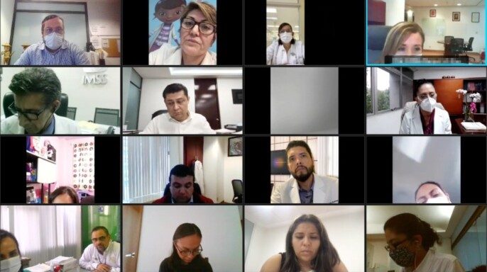 Videoconferencia de autoridades del Instituto Mexicano del Seguro Social con madres y padres de pacientes pediátricos