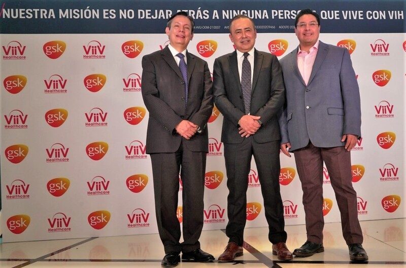 Dr. Sigfrido Rangel, Director Médico de GSK México; Dr. Jaime Andrade, Director General del Hospital Civil de Guadalajara, y Dr. Marco Banda, Gerente Médico de GSK México.