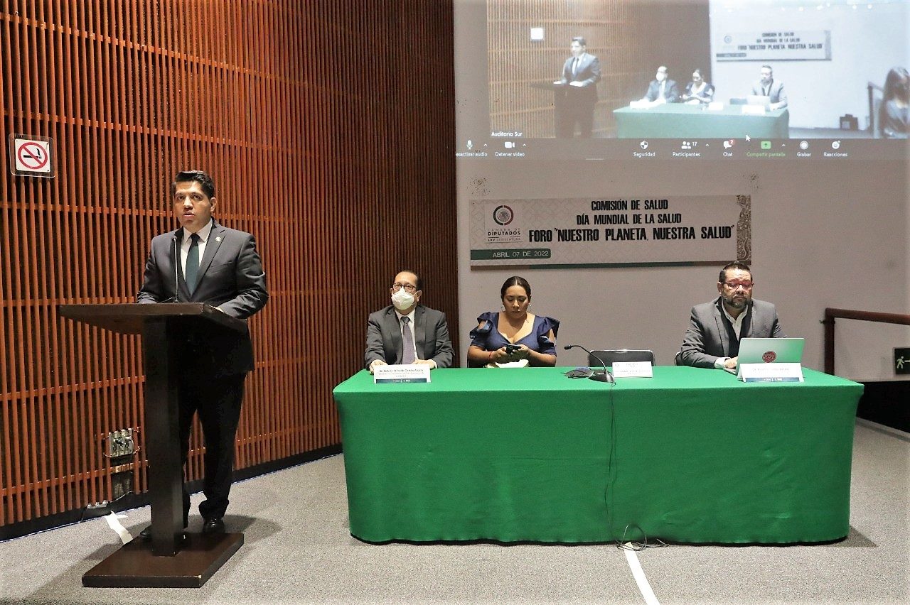 diputado Emmanuel Reyes Carmona en el foro “Nuestro planeta, nuestra salud”