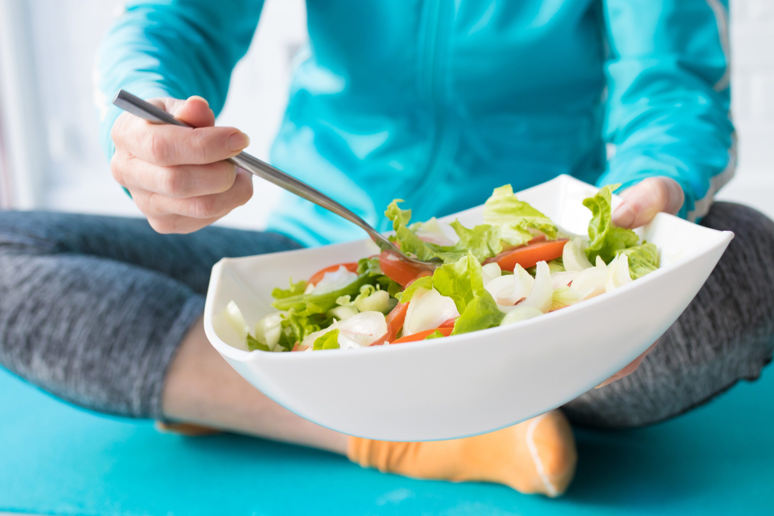 Deportista que sigue una dieta saludable