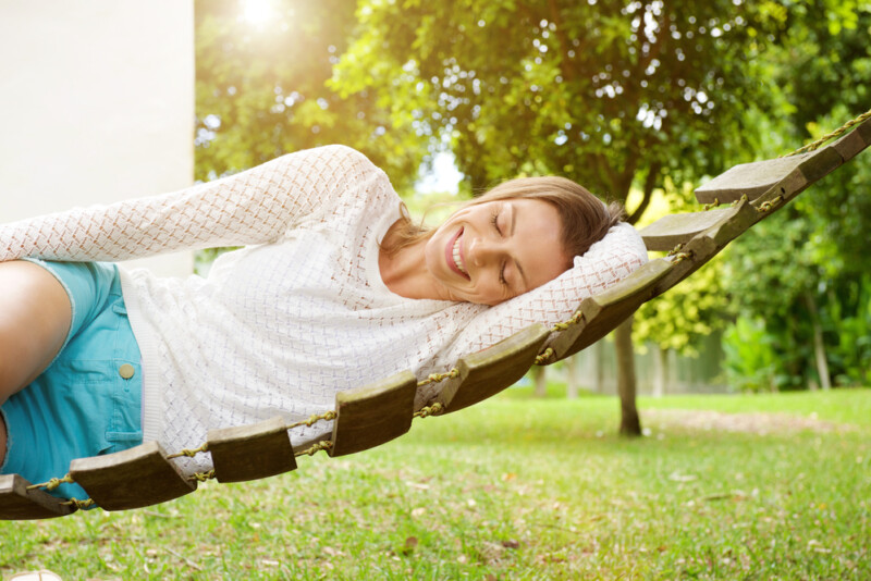 mujer descansando