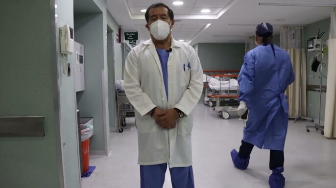 doctor Joel Estrada Gallegos, jefe del Servicio de Hemodinamia del Hospital de Cardiología del CMN Siglo XXI