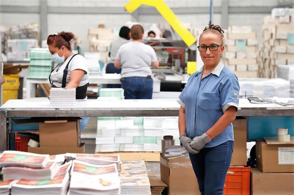 Trabajadora en su centro laboral