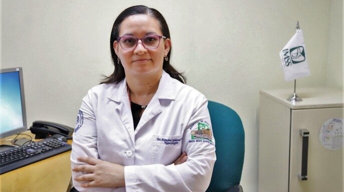 jefa del servicio de Neurología del Hospital de Especialidades del Centro Médico Nacional (CMN) Siglo XXI, doctora Alejandra Calderón Vallejo