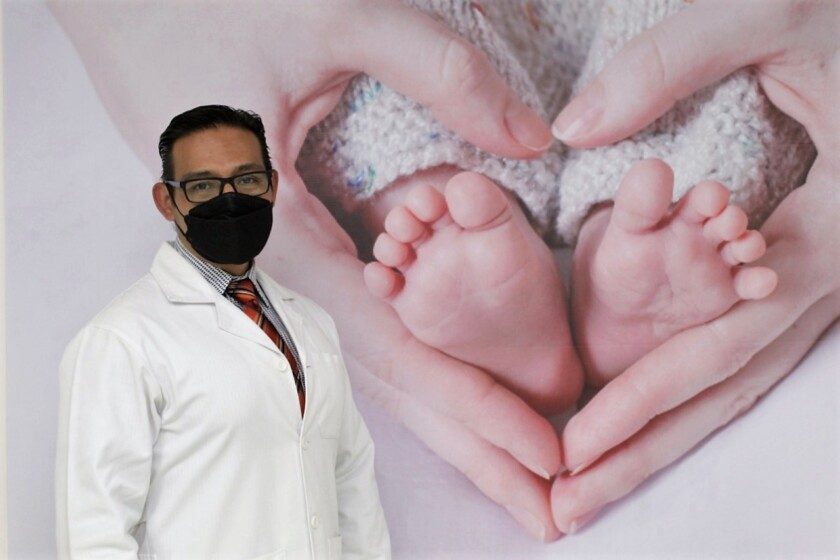 doctor Hugo César Hernández Gordillo, jefe de área de Atención Materna en Unidades Médicas de Segundo Nivel del IMSS