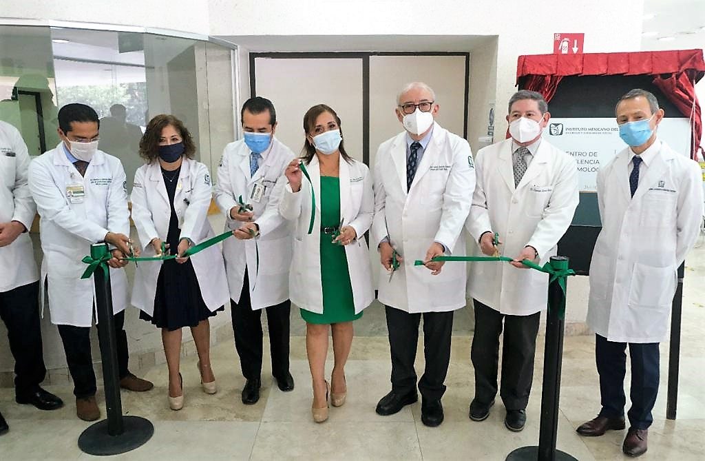 Autoridades médicas del IMSS realizaron la develación de placa del Centro de Excelencia Oftalmológica (CEO) y corte de listón, en el HGZ No. 48 “San Pedro Xalpa”.