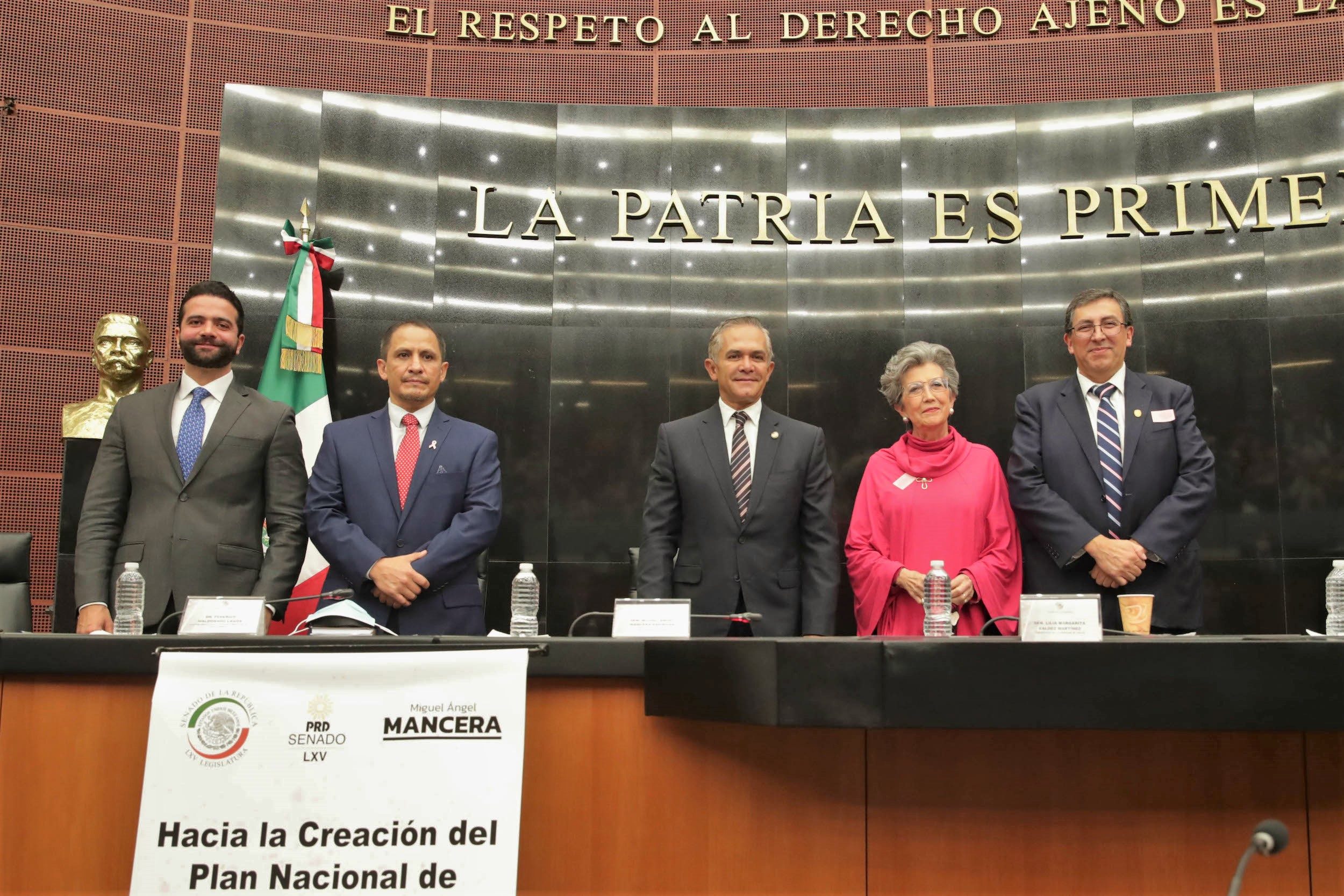 Ponentes del Foro “Hacia la creación del Plan Nacional de Prevención y Control Integral de Cáncer”