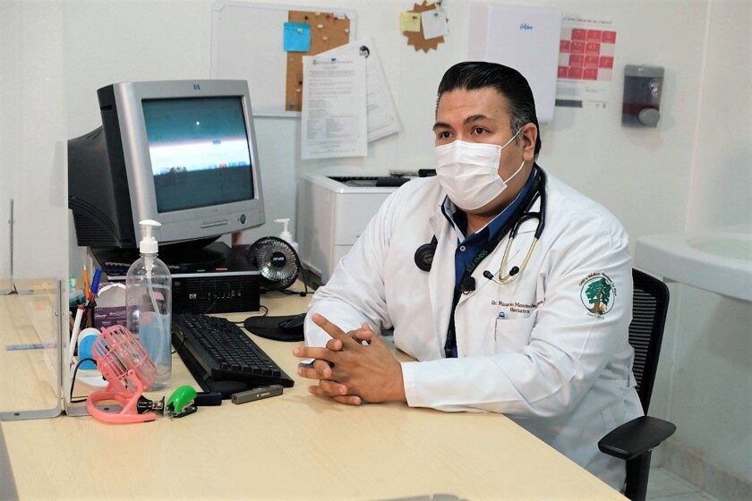 doctor Ricardo Montes Espinosa, geriatra adscrito al Hospital General Regional (HGR) No. 1 “Dr. Carlos Mac Gregor Sánchez Navarro”
