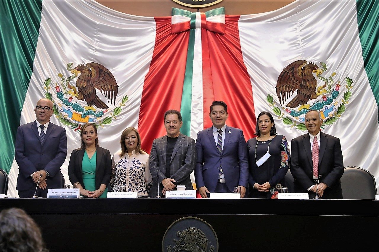 conversatorio “La Minuta de Reforma a la Ley General de Salud en Materia de Trasplante de Órganos: Especialistas, Sociedad civil, Pacientes”.