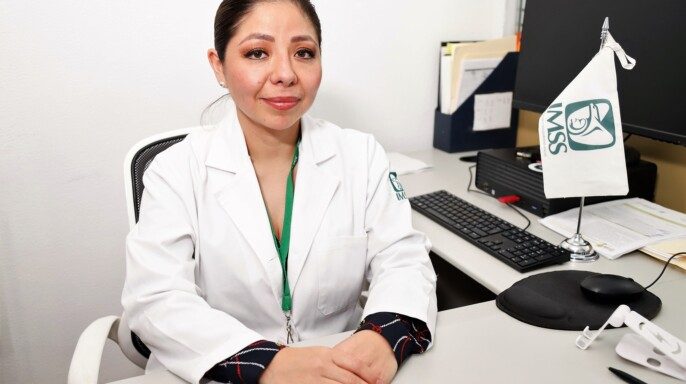 coordinadora de Programas Médicos en la División de Atención Gineco Obstétrica y Perinatal, doctora Auria Viridiana Avendaño Pérez