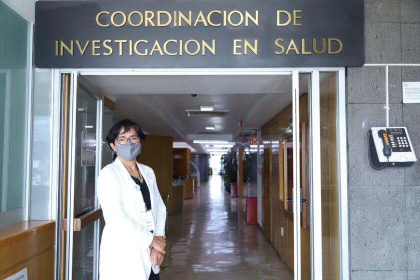 doctora Rosalinda Sánchez Arenas es investigadora Titular A en la Unidad de Investigación Epidemiológica y en Servicios de Salud del Centro Médico Nacional (CMN) Siglo XXI