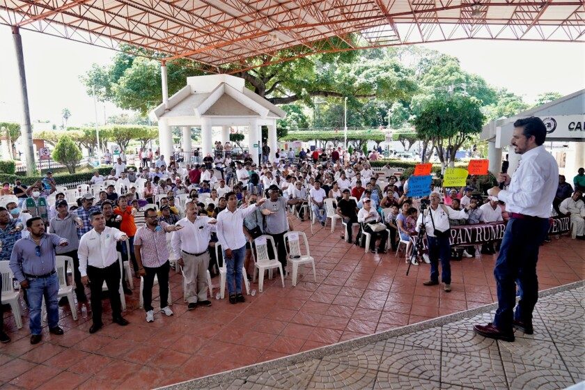 protesta de los integrantes de los Comités Ciudadanos de Contraloría Social y de seguimiento de las obras de infraestructura y equipamiento