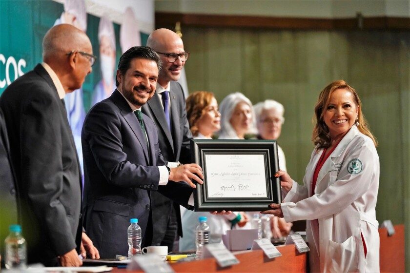 Ganadora de reconcimiento en Ceremonia Institucional por el Día de las Médicas y los Médicos