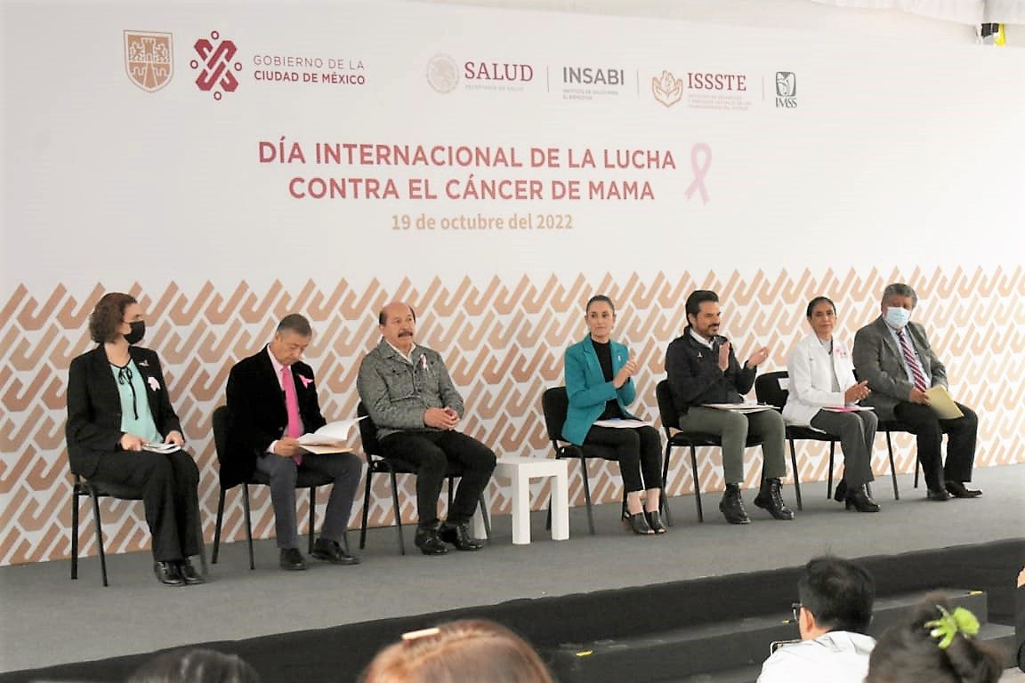 ceremonia con motivo del Día Internacional de Lucha Contra el Cáncer de mama