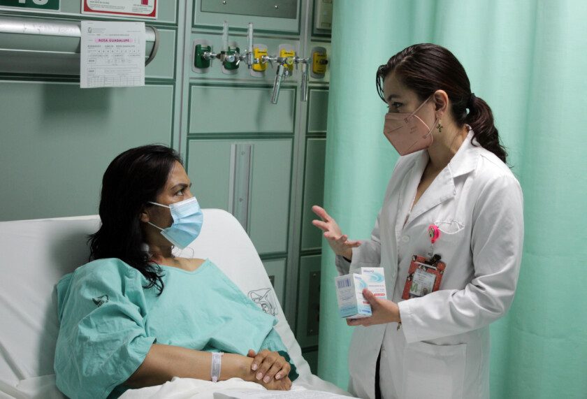 doctora Lorena Noriega Salas, cirujana de trasplantes con Lupita
