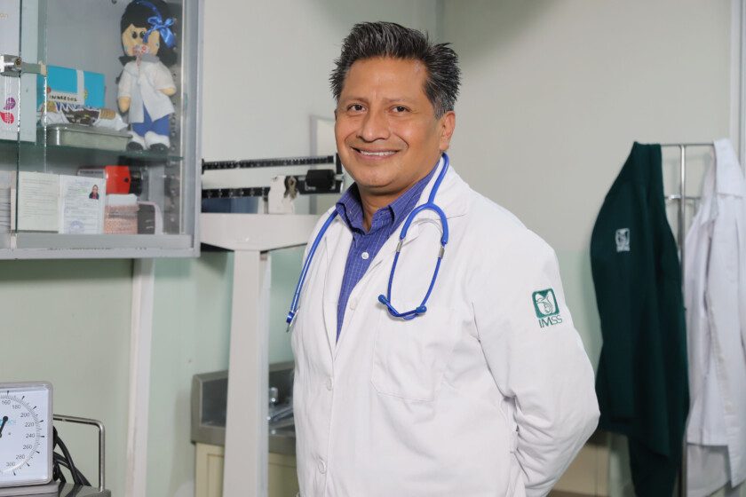 doctor Pedro Mendoza Martínez, jefe de la Unidad Metabólica del Hospital de Especialidades del CMN La Raza,