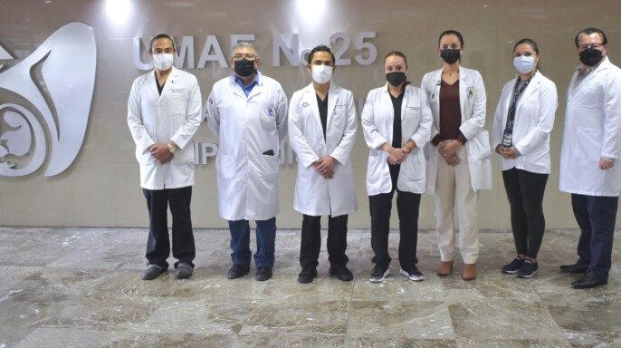 equipo interdisciplinario de cirugía del IMSS