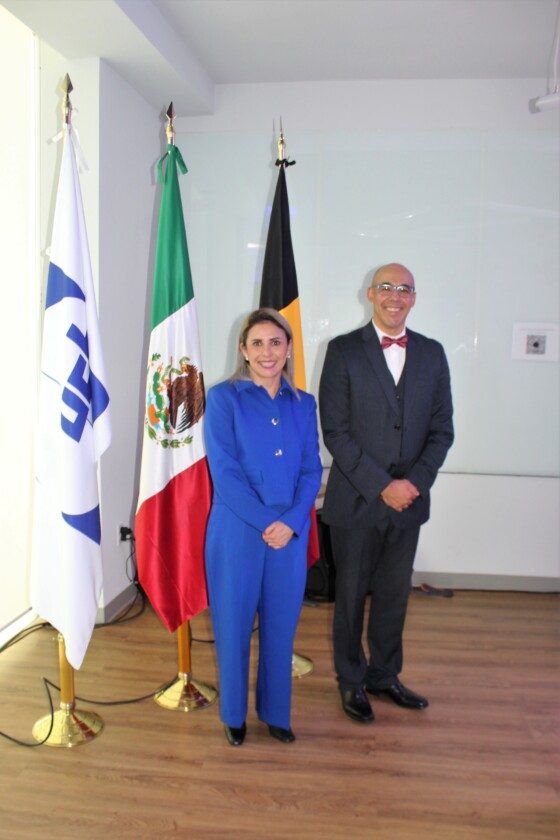 Diana Parra, directora de Finanzas, Talento y Excelencia Operacional en UCB de México y Omar Lugo, director de Neurología, Acceso y Operaciones de UCB de México