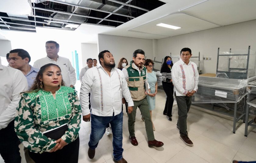 Director general del IMSS y gobernador de Oaxaca recorren el Hospital