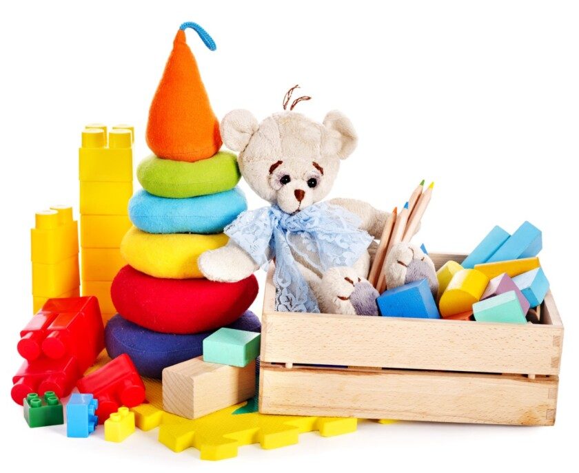 Juguetes para niños con oso de peluche y cubo
