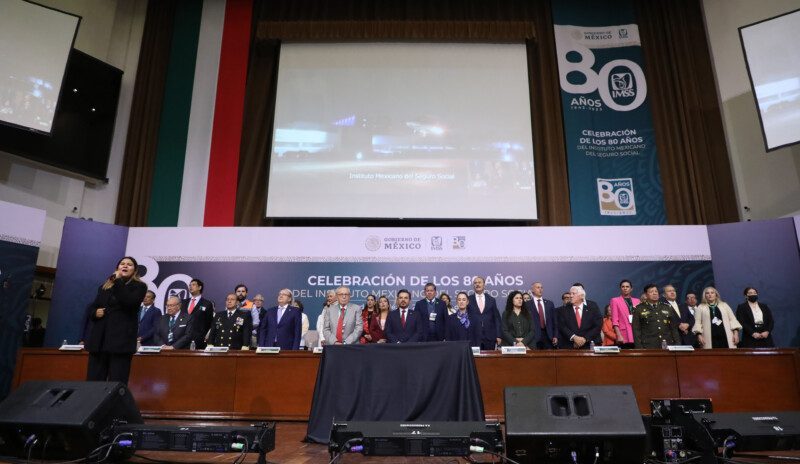 conmemoración de los 80 años del Instituto, realizado en la Unidad de Congresos del Centro Médico Nacional (CMN) Siglo XXI