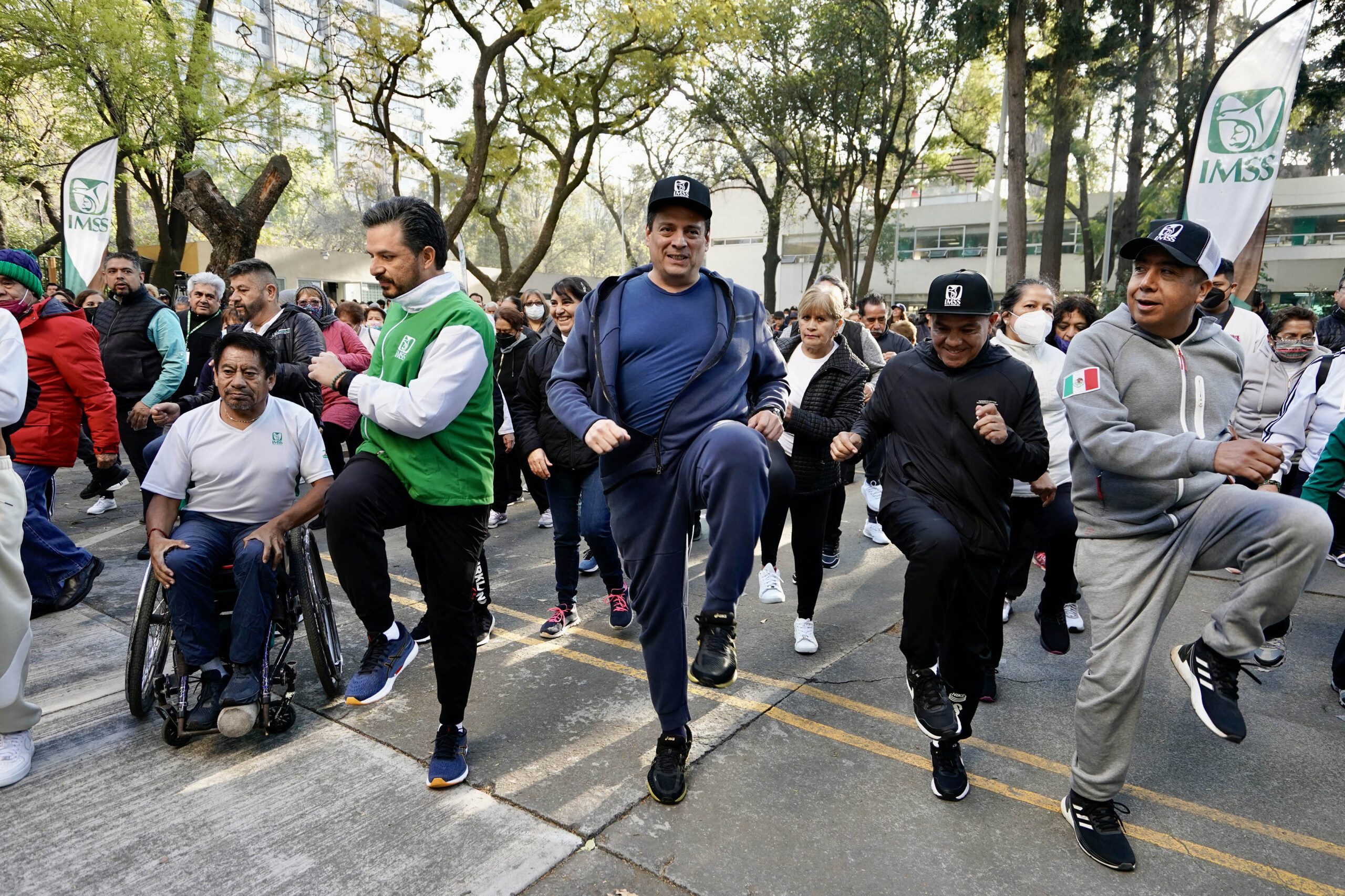 300 derechohabientes y sin seguridad social del IMSS a esta Macro activación