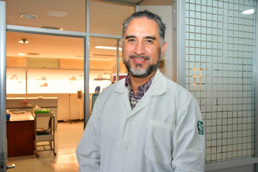doctor Víctor Armando Durán Lozada, Jefe del Servicio de Pediatría