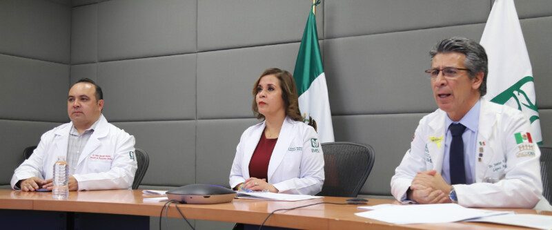 112 sesión de trabajo entre autoridades del IMSS con los padres de menores con cáncer