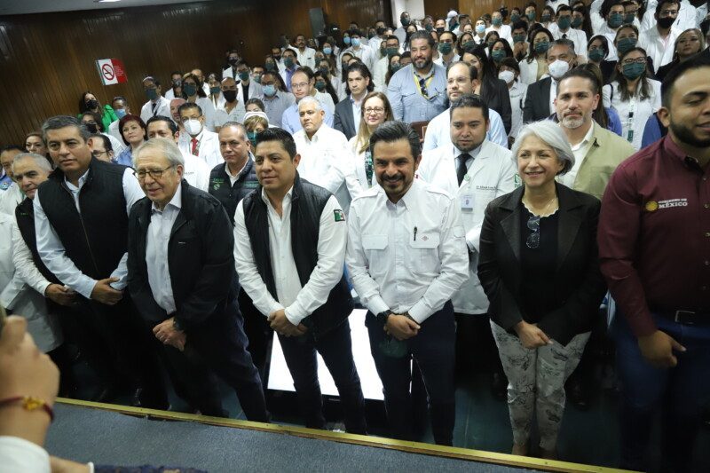 Autoridades del sector Salud federal y el gobierno de San Luis Potosí dieron la bienvenida a 103 médicas y médicos especialistas