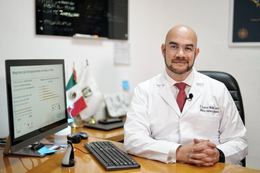 doctor Juan Humberto Medina Chávez, jefe de la División de Excelencia Clínica en la Coordinación de Innovación en Salud