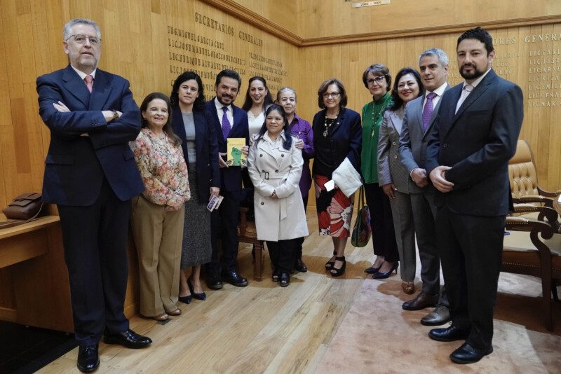 reunión de trabajo en el Salón del H. Consejo Técnico del IMSS