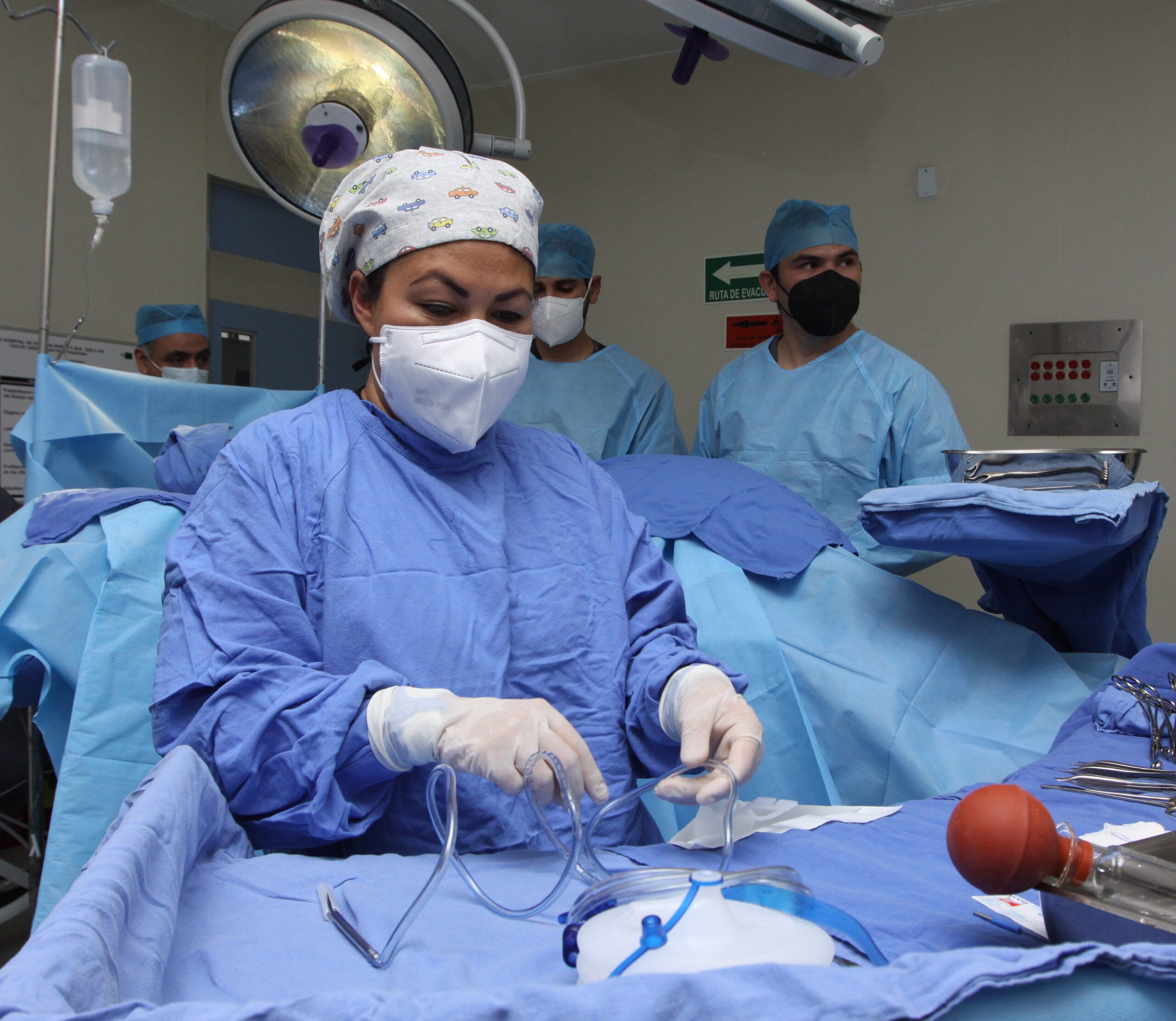 cirugía cardiotorácica para la reconstrucción de la pared torácica