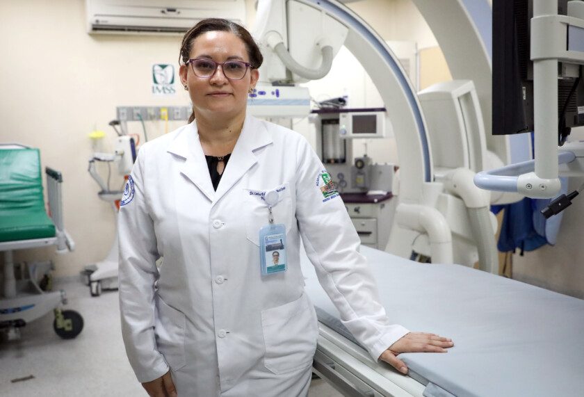 jefa de Neurología del Hospital de Especialidades del Centro Médico Nacional (CMN) Siglo XXI, Alejandra Calderón Vallejo