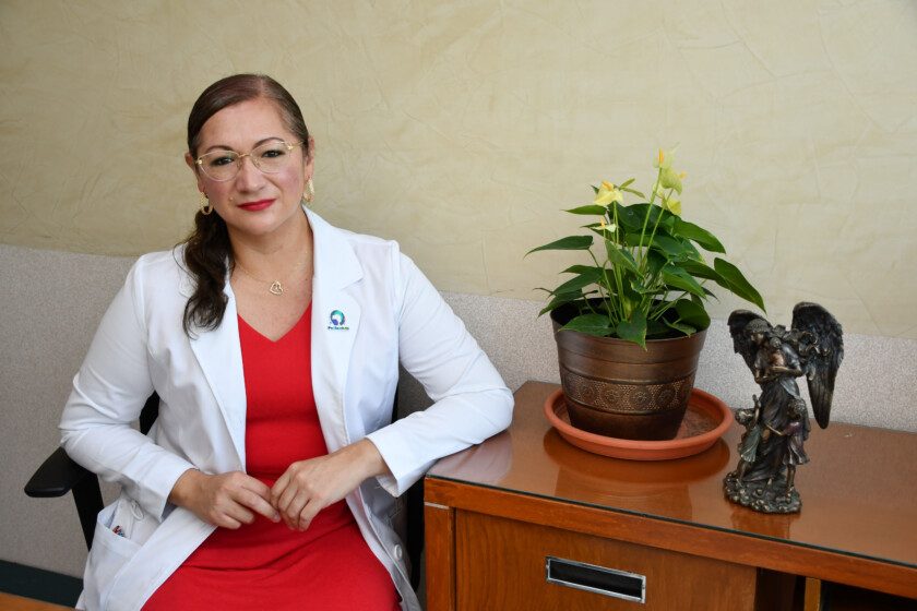 doctora Adoración Morales Ibarra, jefa de la División de Neonatología de la UMAE